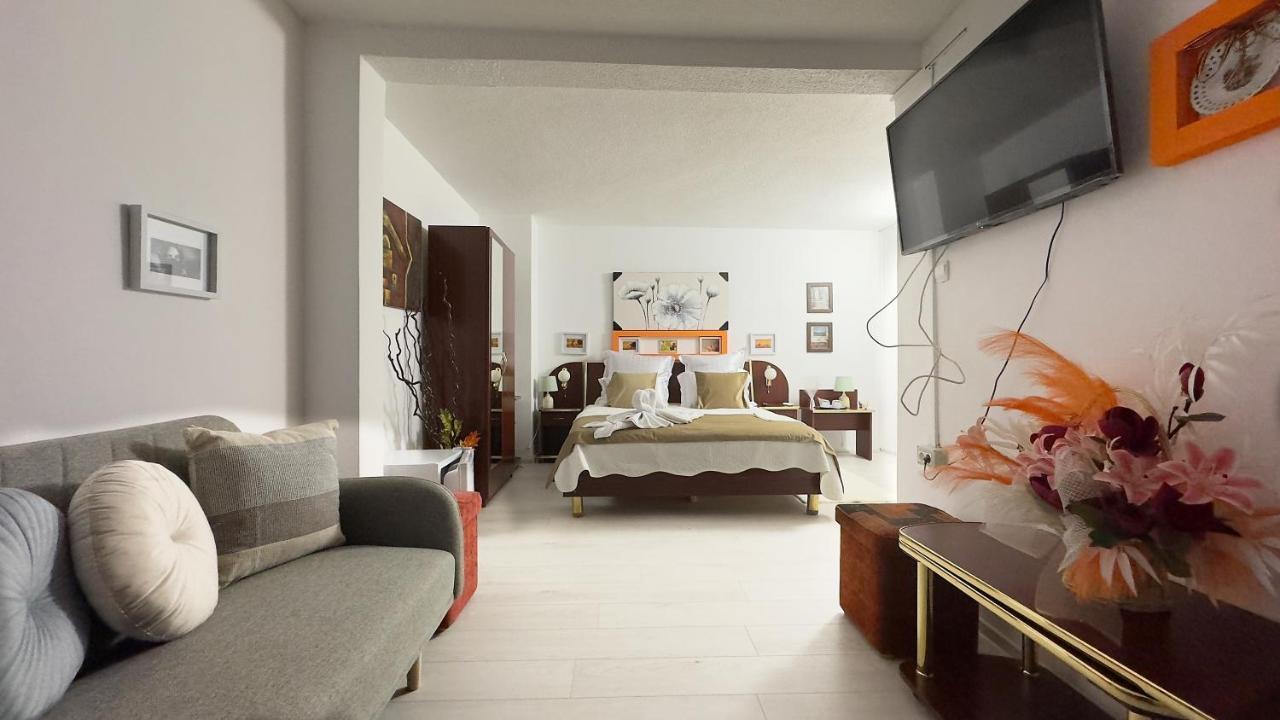 Casa Mina Hotel บุชเตนี ภายนอก รูปภาพ